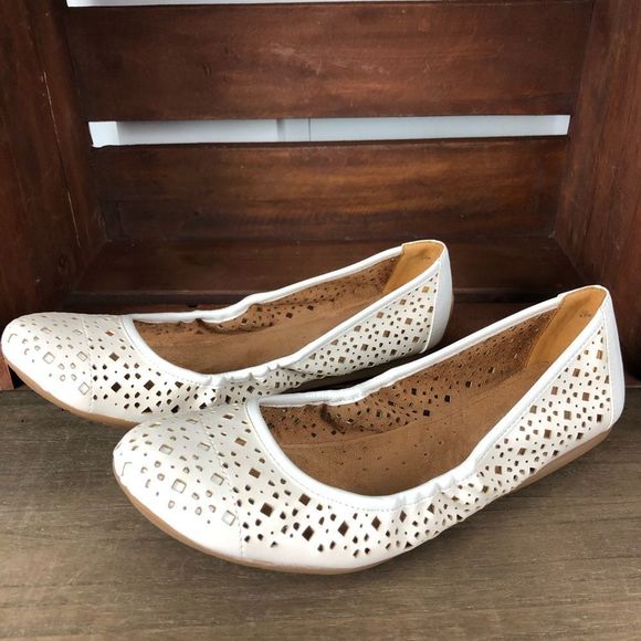 Naturalizer N5 Comfort Undone White Ballet Flats - Picture 7 of 10